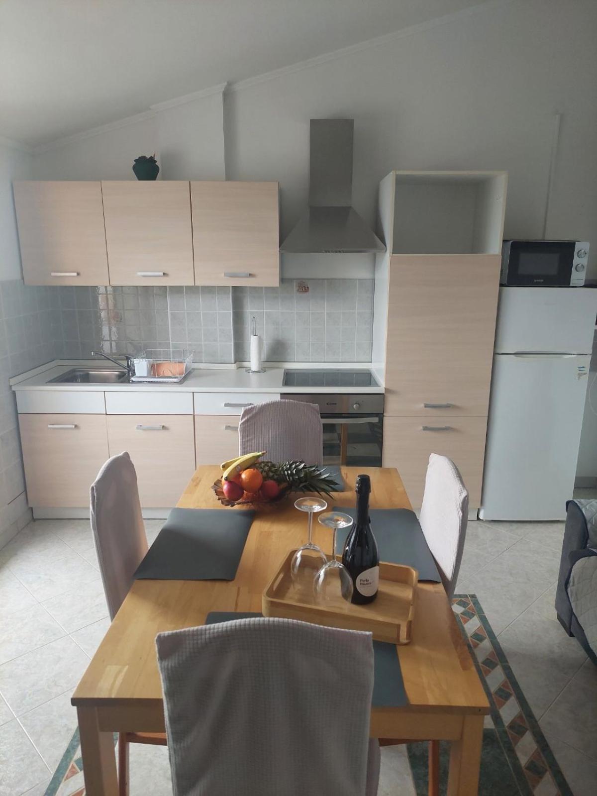 Apartman Andela Labinci Екстериор снимка