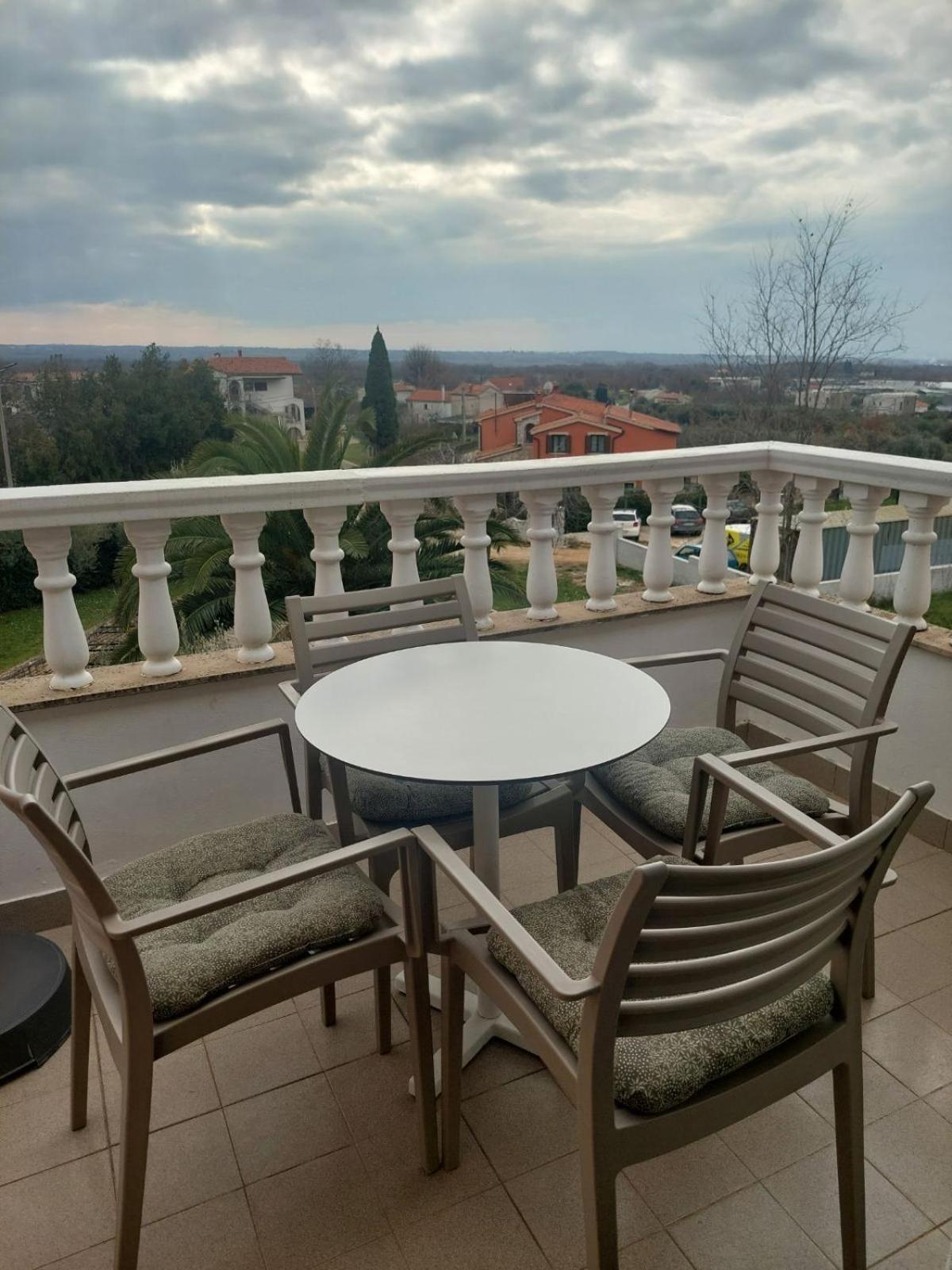 Apartman Andela Labinci Екстериор снимка